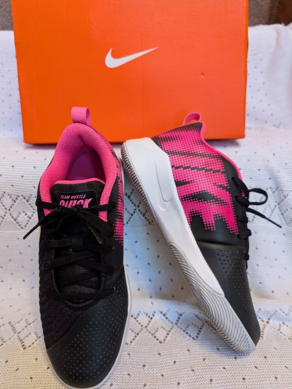 Nike Team Hustle Quick 2 Girls Black & Pink Sneakers - Size 6Y